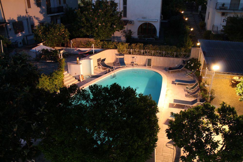 Villa Sorrento Resort Meta Exterior foto