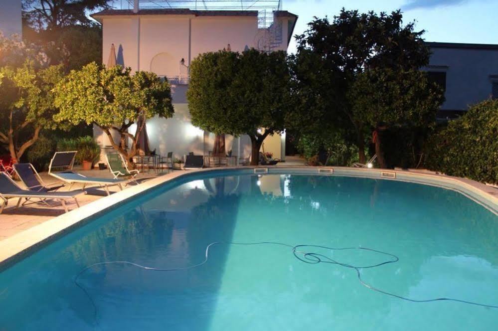 Villa Sorrento Resort Meta Exterior foto